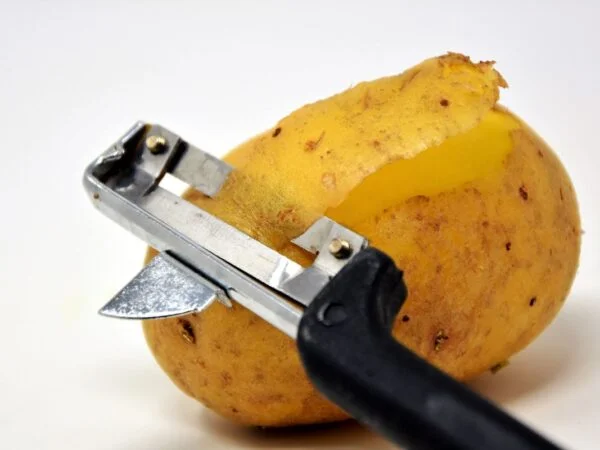 How to Peel Potatoes Without a Peeler: Genius Hacks!