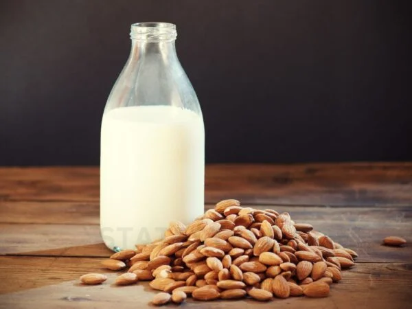 Can You Drink Almond Milk Warm: Benefits and Risks