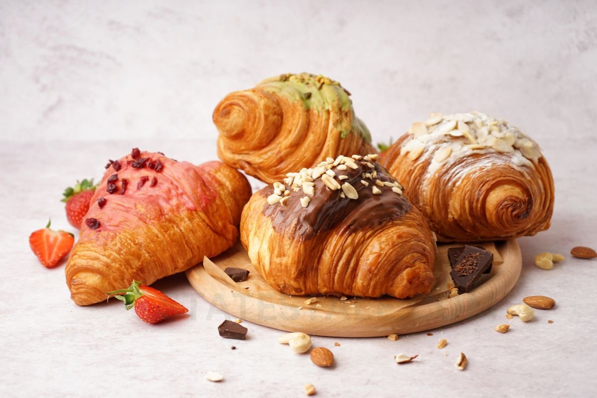 How Many Calories in Almond Croissant: Nutritional Facts
