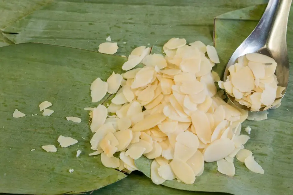 Manual Almonds Slicing Methods