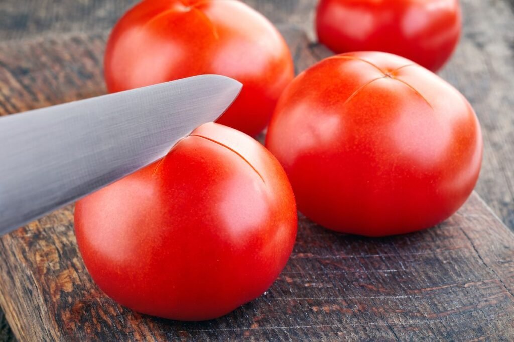 Selecting Tomatoes for Peeling
