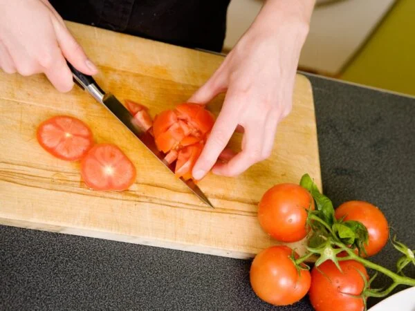 How to Dice a Tomato: Quick & Easy Method