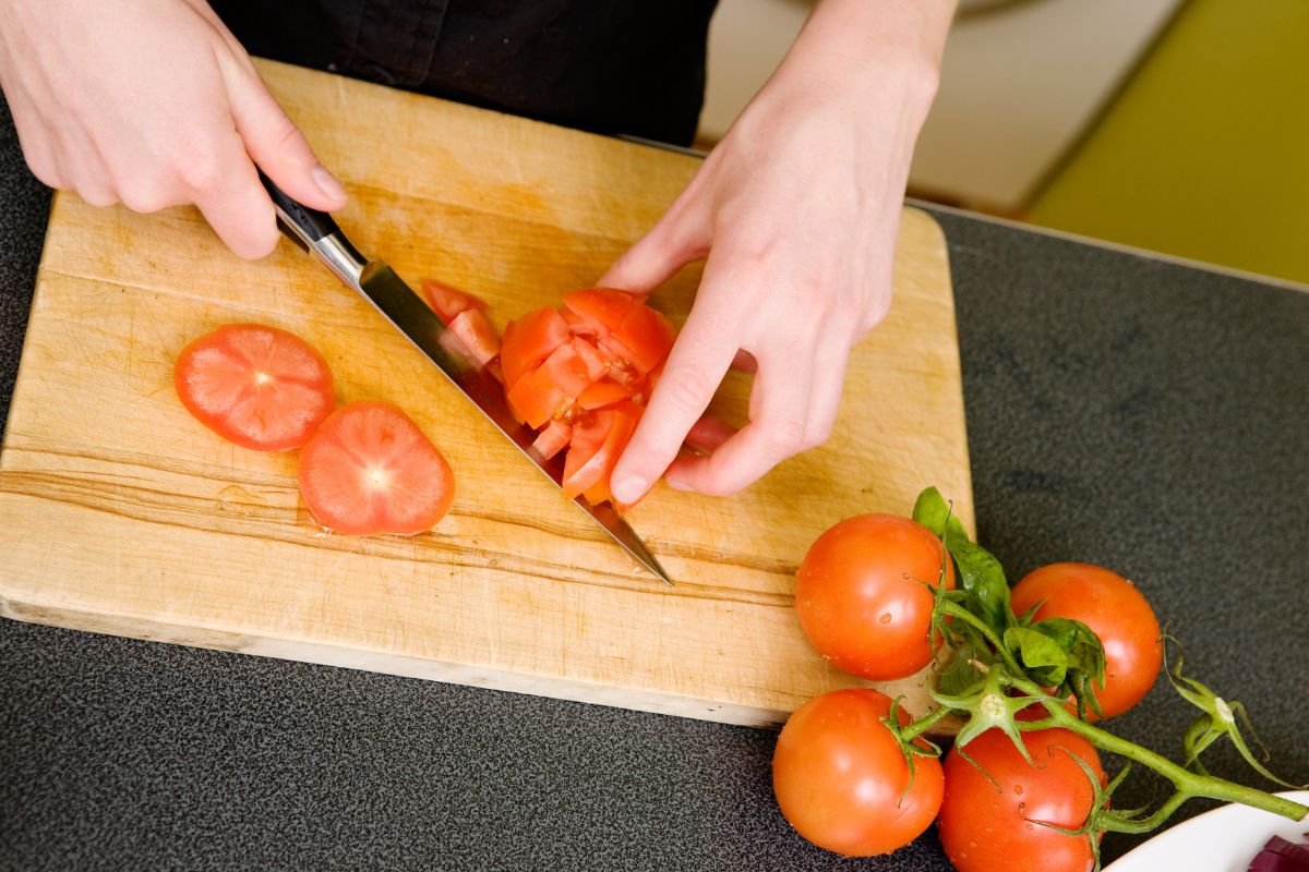 How to Dice a Tomato: Quick & Easy Method