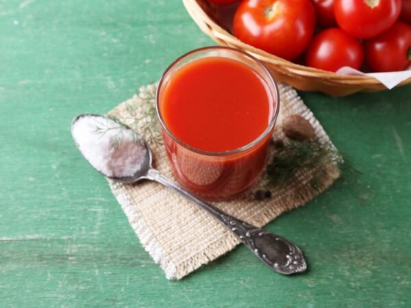 How to Take Acidity Out of Tomato Sauce: 7 Easy Methods