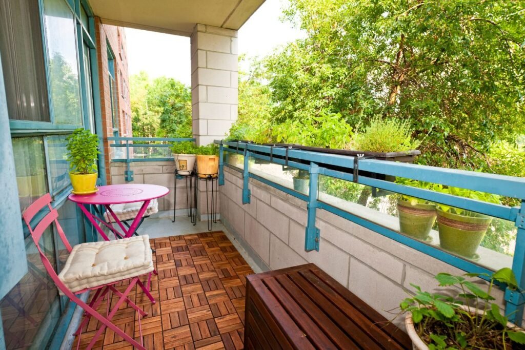 What are the Best Plants for Apartment Balcony