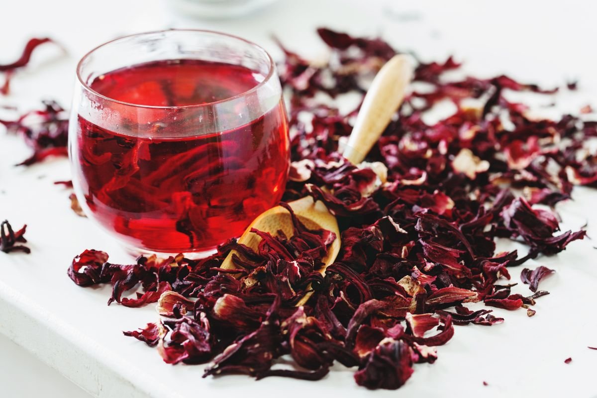 What Are the Benefits of Hibiscus: Heart Health, Immunity & More