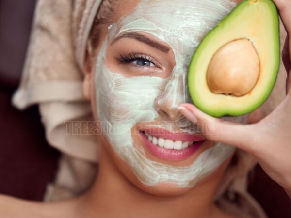 How to Make Avocado Face Masks: DIY Beauty Tips