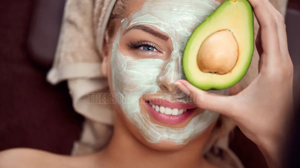 How to Make Avocado Face Masks: DIY Beauty Tips