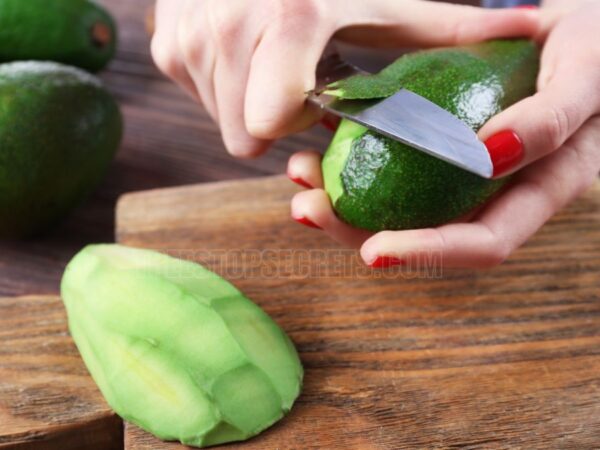 How to Peel an Avocado: A Simple Guide for Beginners