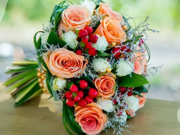 How Many Flowers in a Wedding Bouquet: Choosing the Perfect Amount